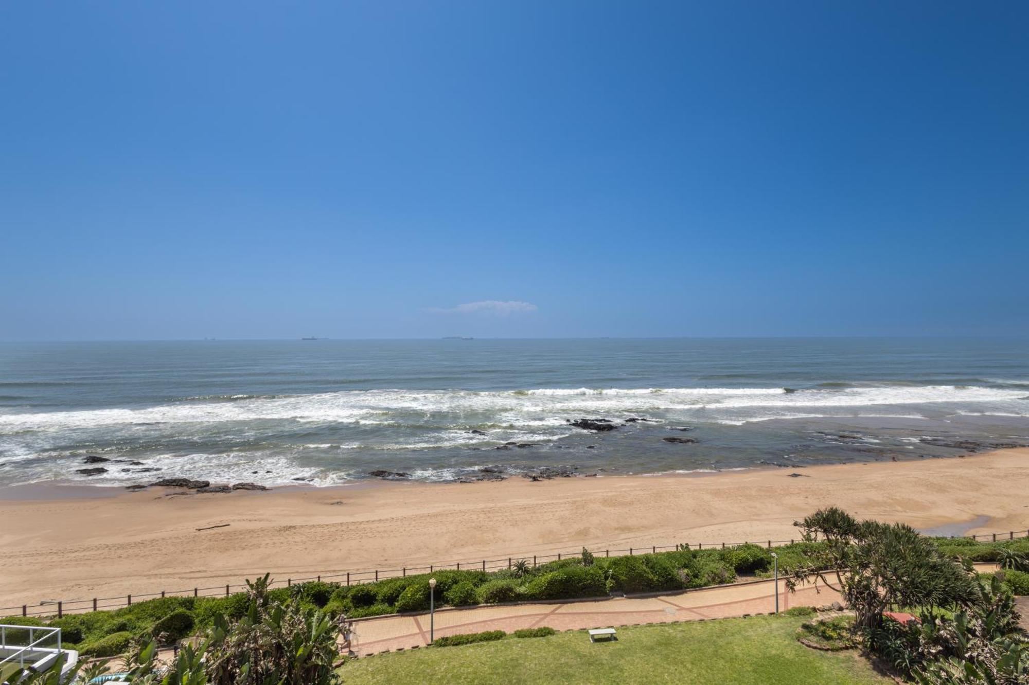 22 Bronze Bay - By Stay In Umhlanga Durban Bagian luar foto
